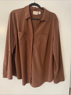 Chico's Warm Brown Button-Up Shirt size 3 (XL)